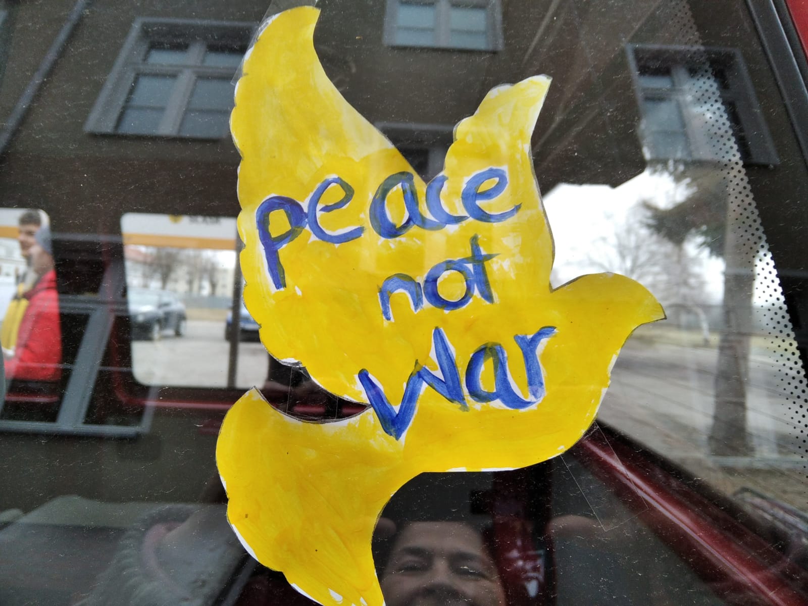 Read more about the article Szkoła z Niemiec przywiozła pomoc na Ukrainę – W jedności siła