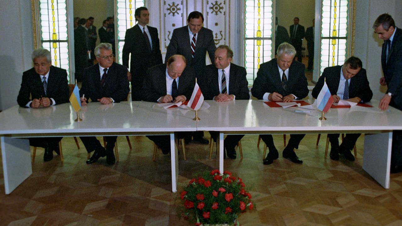 Read more about the article Oficjalny koniec Związku Sowieckiego